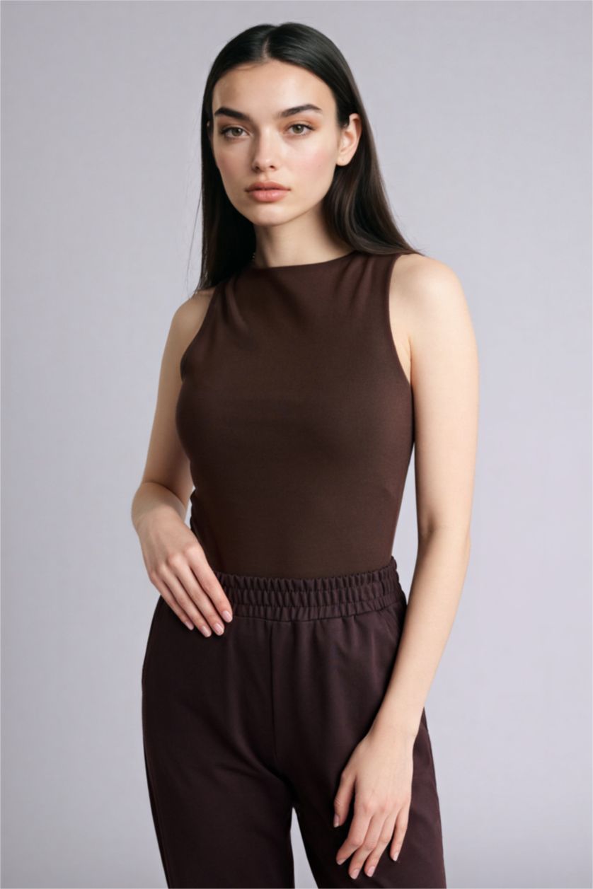 Әйелдерге Қоңыр Slim Fit қайық жағалы майка