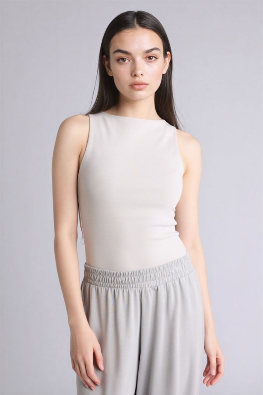 Әйелдерге Ашық сұр Slim Fit қайық жағалы майка