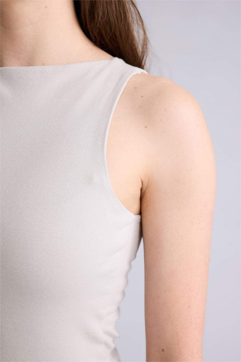 Әйелдерге Ашық сұр Slim Fit қайық жағалы майка