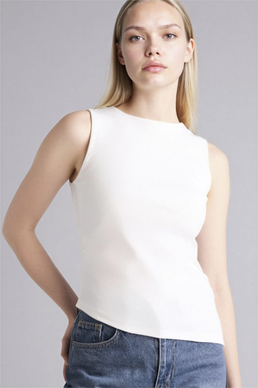 Woman White Slim Fit Ribana Boat Collar Tank Top