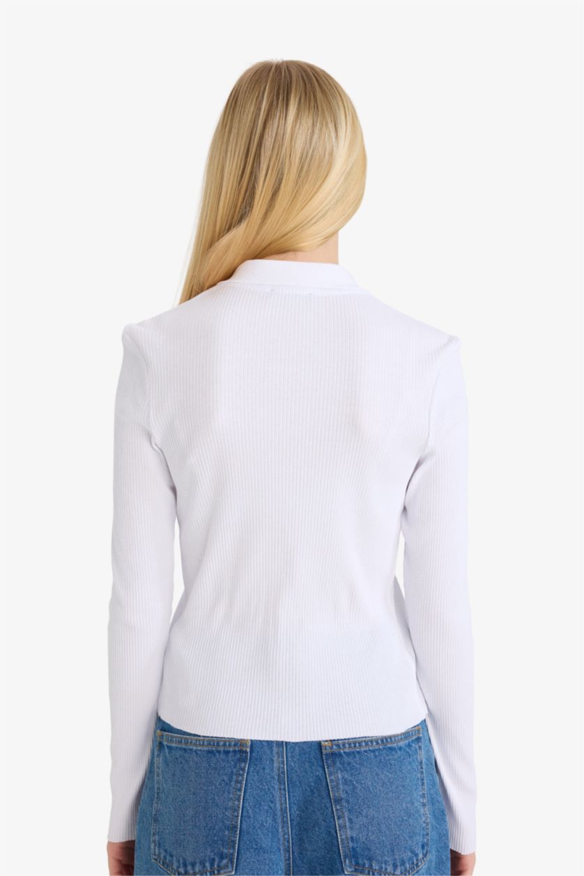 Woman White Slim Fit Polo Collar Cardigan