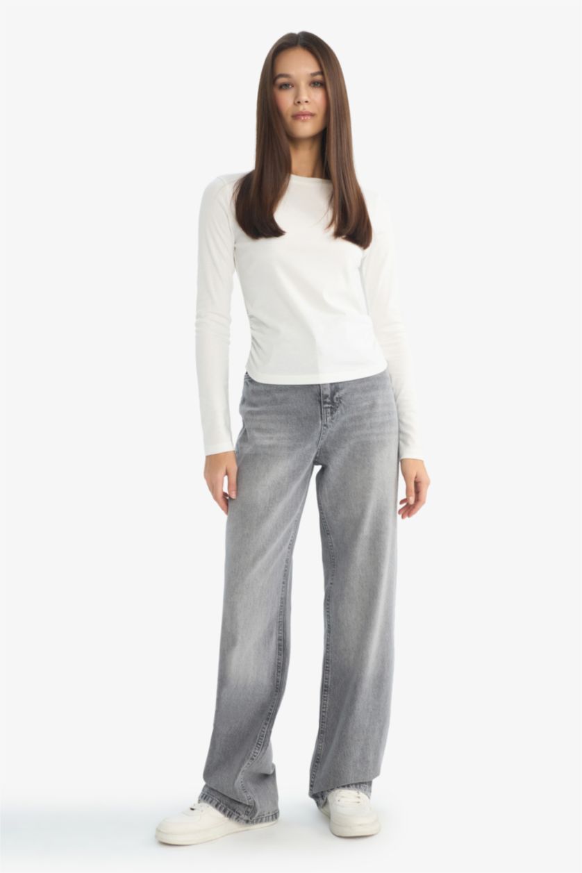 Woman White Slim Fit Ribbed Crew Neck Long Sleeve T-shirt