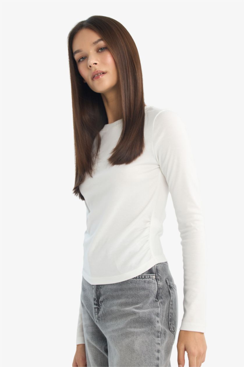 Woman White Slim Fit Ribbed Crew Neck Long Sleeve T-shirt