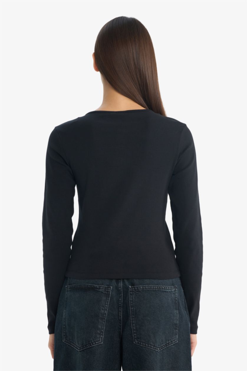 Woman Black تيشيرت ردن طويل مخصر سليم فيت وياخة مستديرة