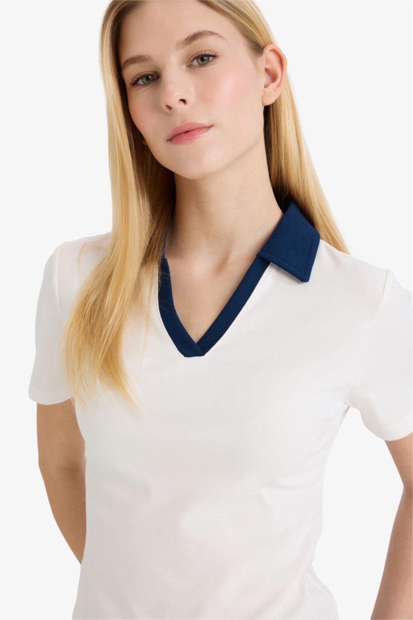 Woman White تيشيرت نص ردن مخصر وياخة مستديرة