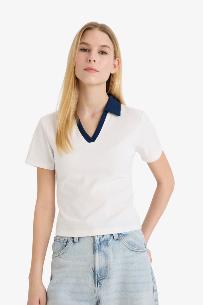 Woman White تيشيرت نص ردن مخصر وياخة مستديرة