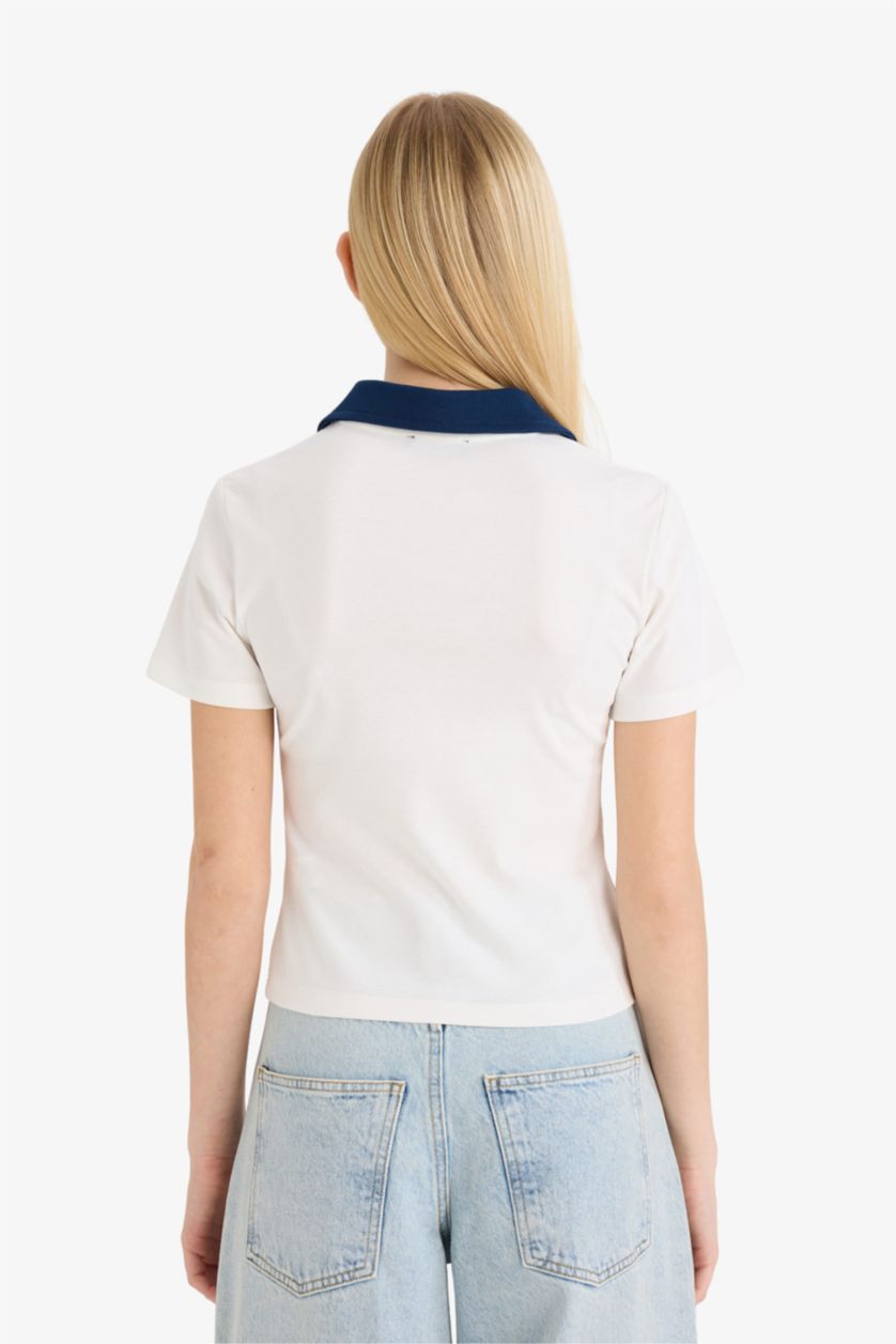 Woman White تيشيرت نص ردن مخصر وياخة مستديرة