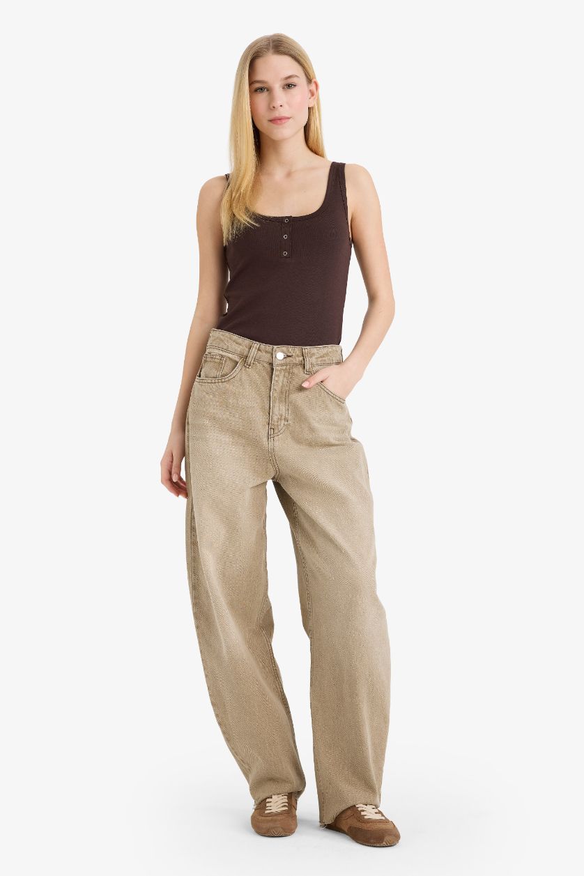 نساء بني فانيلة سليم فيت مخصر