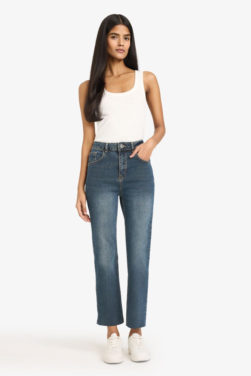 Kadın Mavi Crop Flare Fıt Düşük Bel Bilek Boy Jean Yıkamalı Pantolon