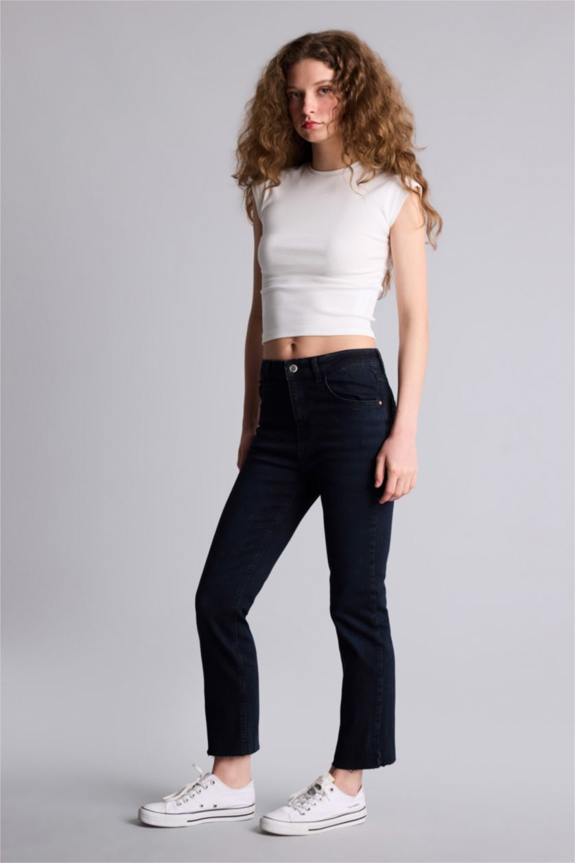 Kadın Siyah Crop Flare Fıt Yüksek Bel Bilek Boy Jean Yıkamalı Pantolon