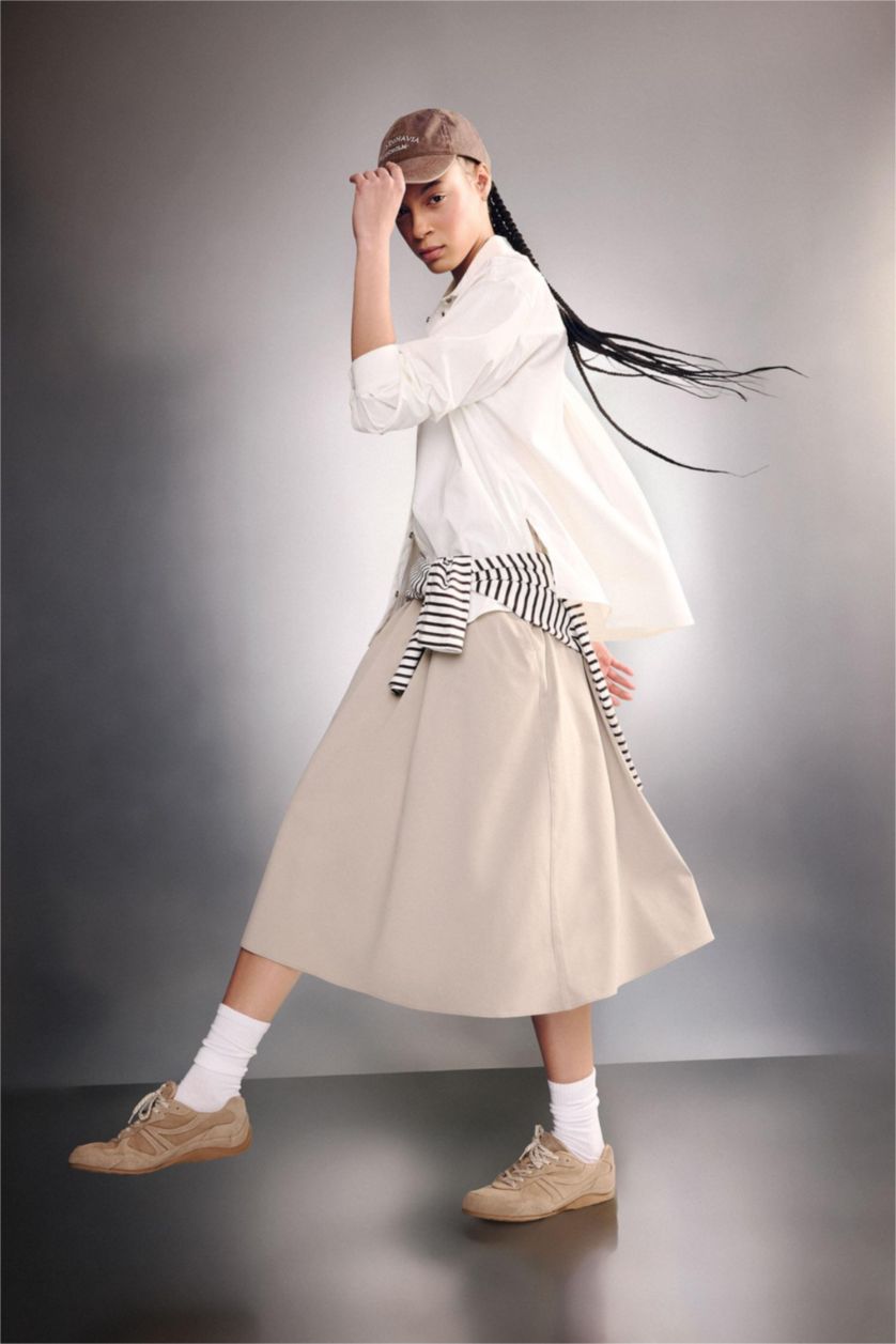 Woman Light Grey Standard Fit Woven Skirt