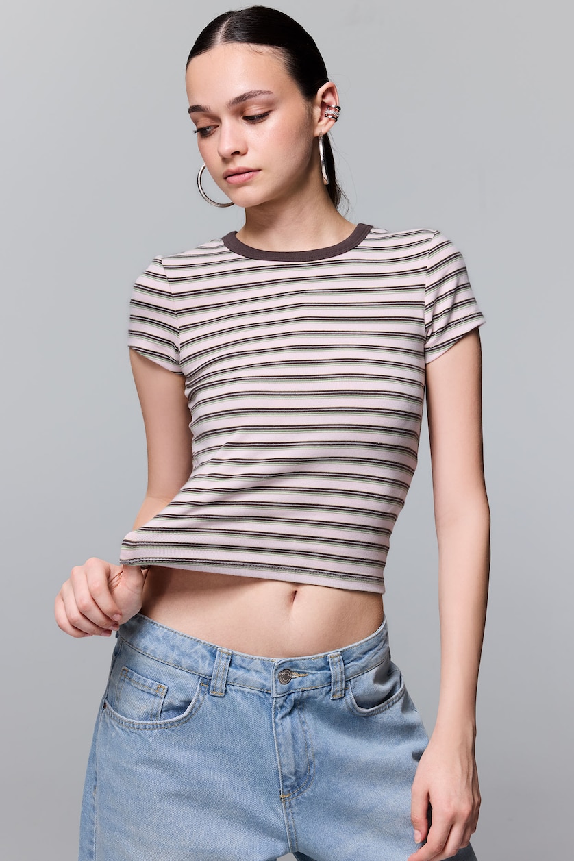 Woman Light Pink Slim Fit Crew Neck Ribana Short Sleeve T-Shirt