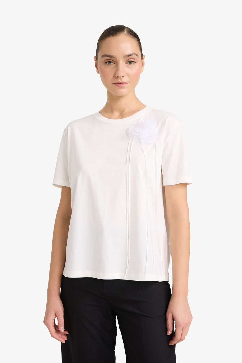 Woman Ecru Regular Fit Crew Neck 3D Cotton Short Sleeve T-Shirt