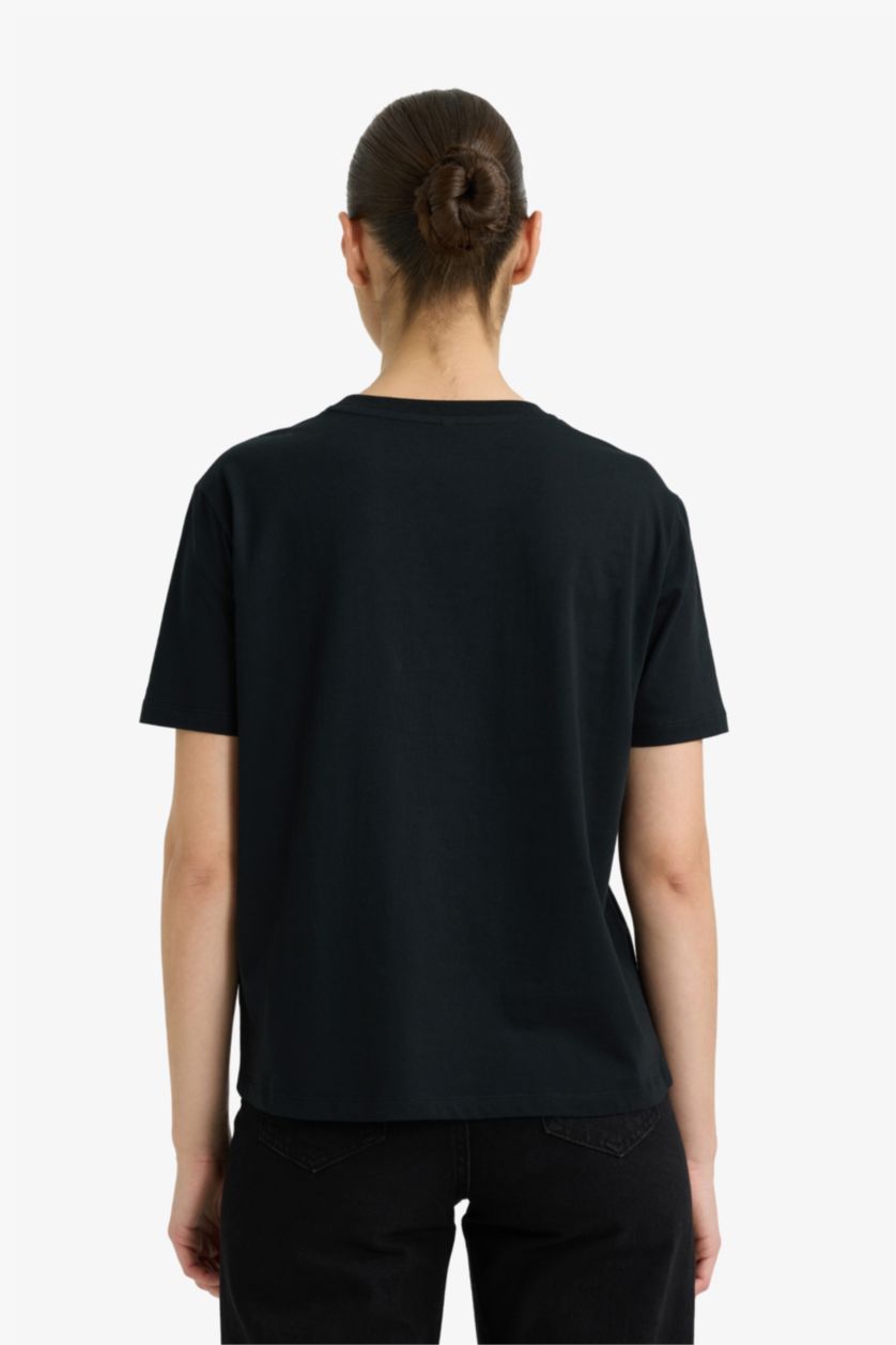 Woman Black تيشيرت نص ردن مطرز قصة عادية وياخة مستديرة