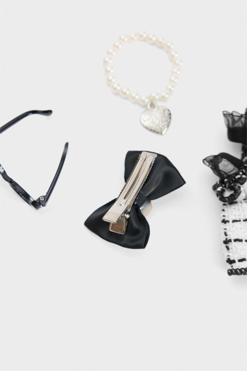 Kadın Karma Kadın Fiyonk Detaylı Giydirilebilir Charm Anahtarlık Kostümü