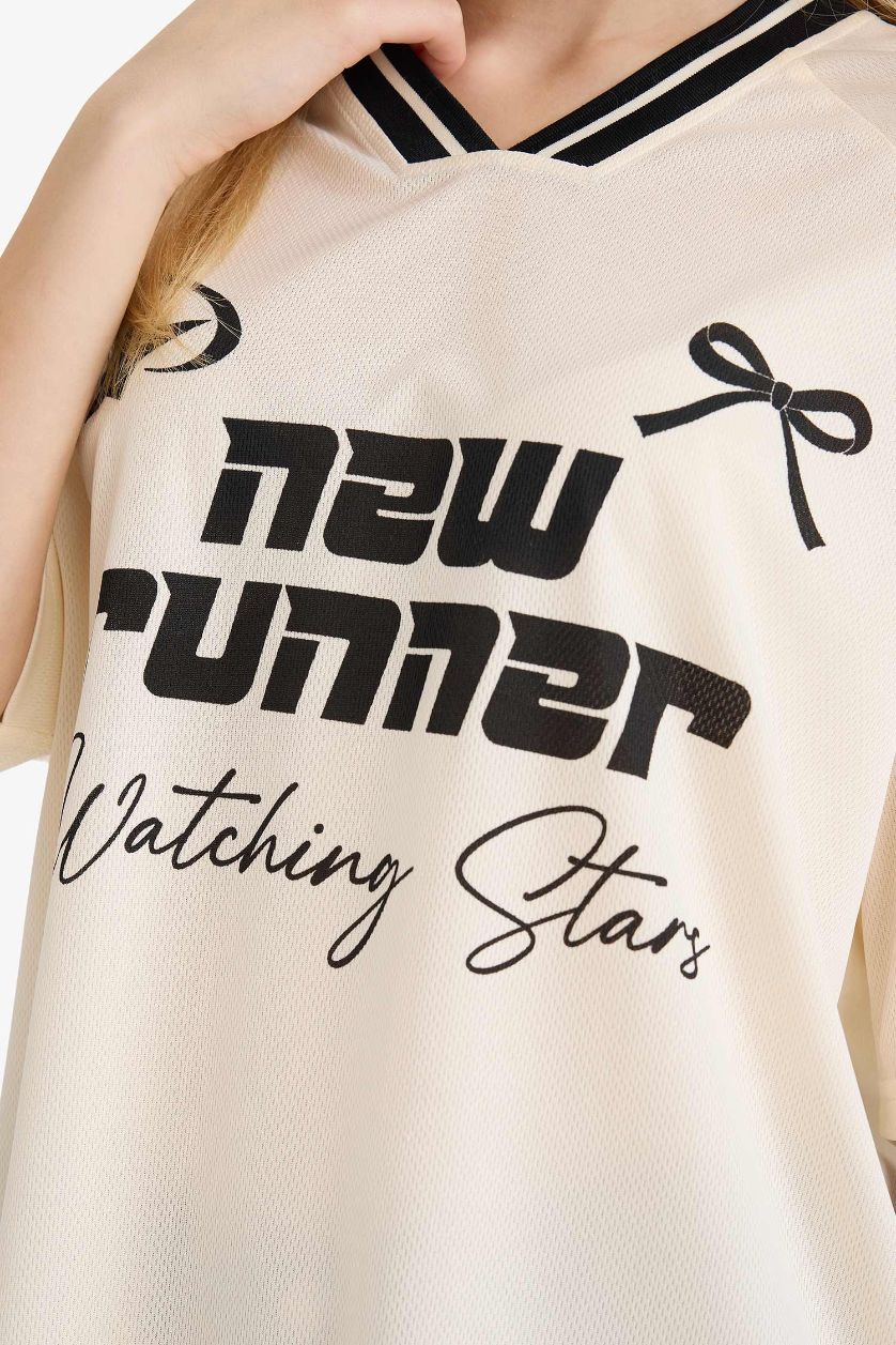 Woman White Oversze Fit Printed Short Sleeves T-shirt