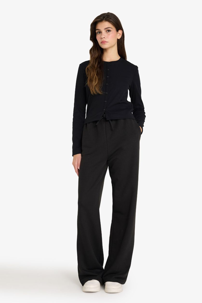 Woman Black Slim Fit Button Neck Ribana Cardigan