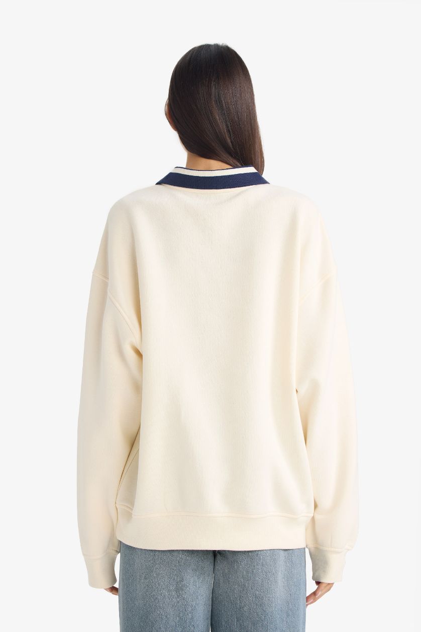 FEMME Écru Sweatshirt épais Oversize imprimé à col polo