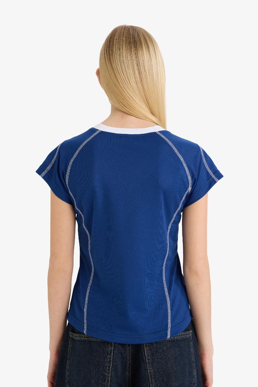 Әйелдерге Көк Fitted суретті қысқа жеңді футболка