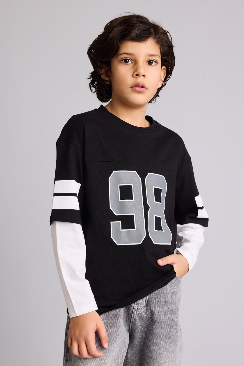 أولاد أسود تيشيرت ولادي قصة عادية وطبعة شعار