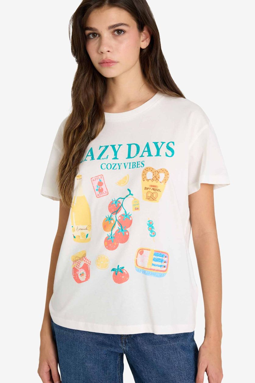 Woman White Regular Fit Printed Crew Neck Short Sleeve T-shirt