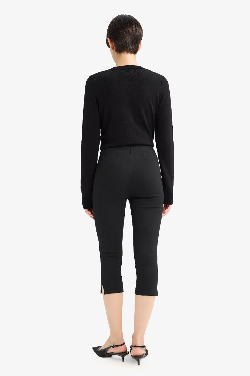 Kadın Siyah Pens Detaylı Kısa Tayt