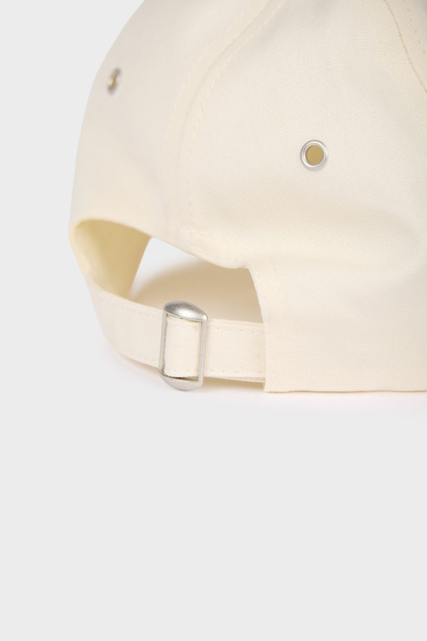 WOMAN White Woman Hat