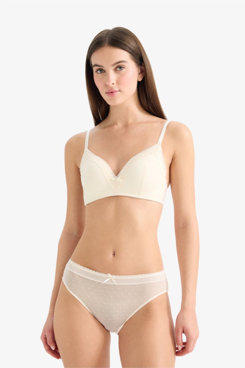 Woman White Fall in Love With Lace With Pad Bra