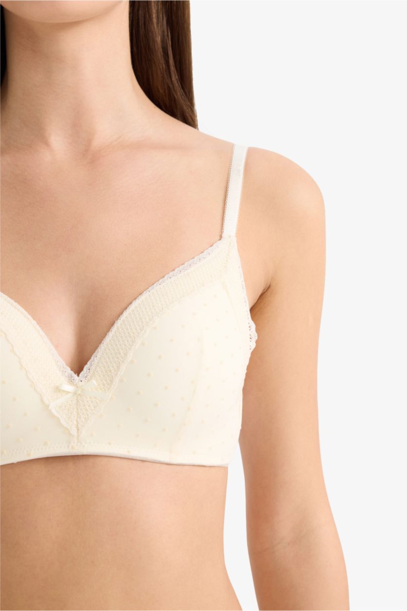 Woman White Fall in Love With Lace With Pad Bra