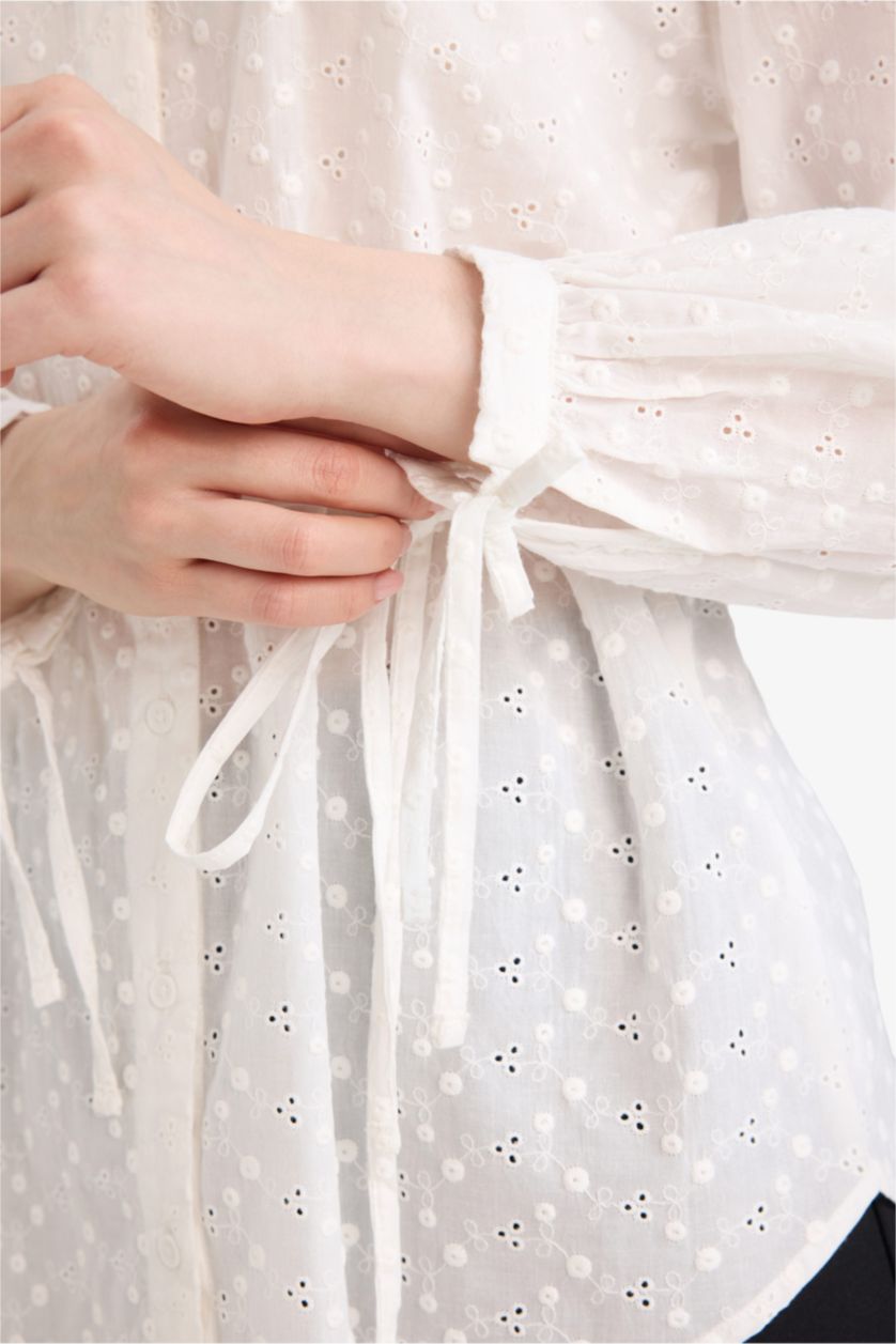 FEMME Écru Tunique brodée à manches longues Coupe régulière