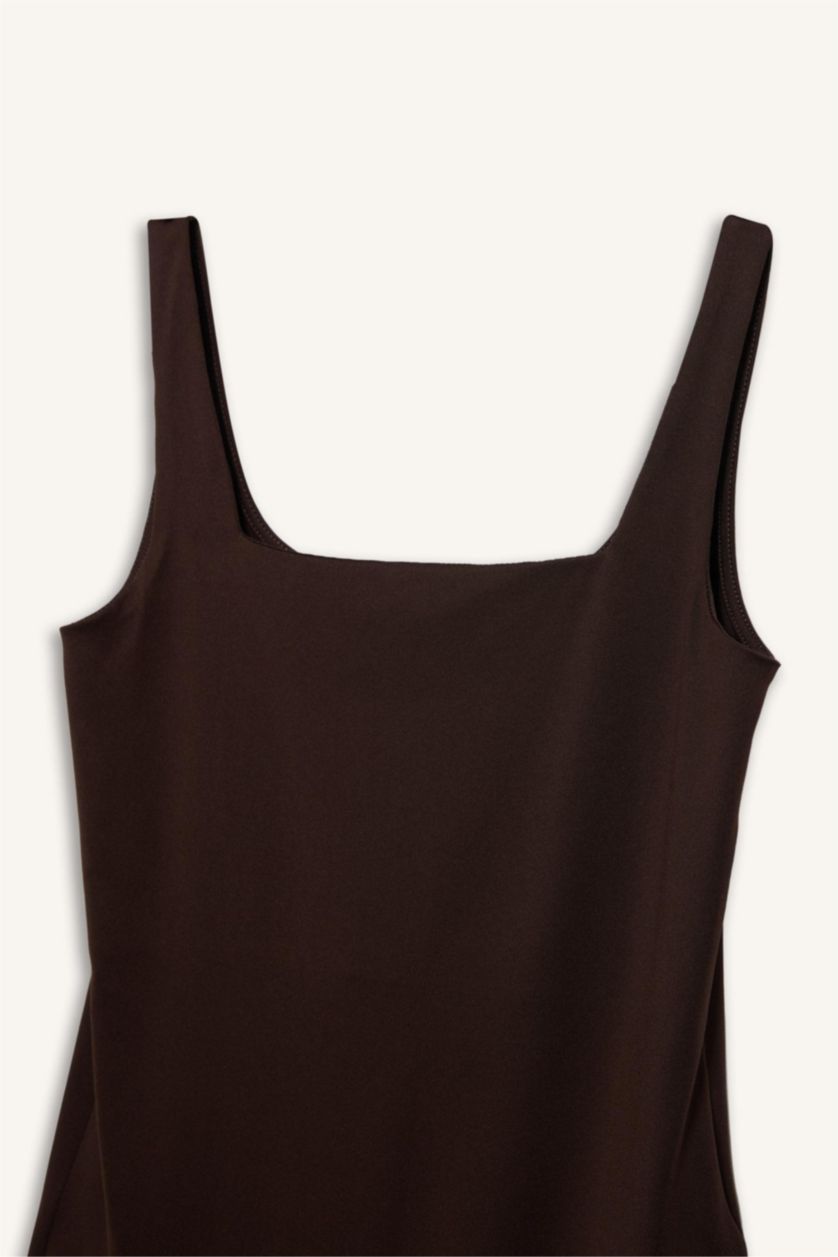 نساء بني ديباردور بياقة مربعة