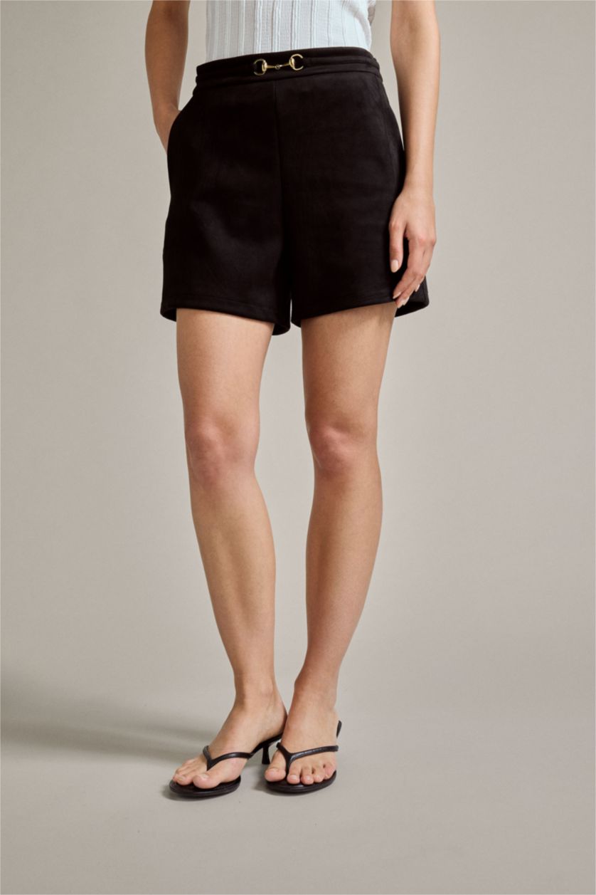 Kadın Siyah Aksesuar Detaylı Süet Şort
