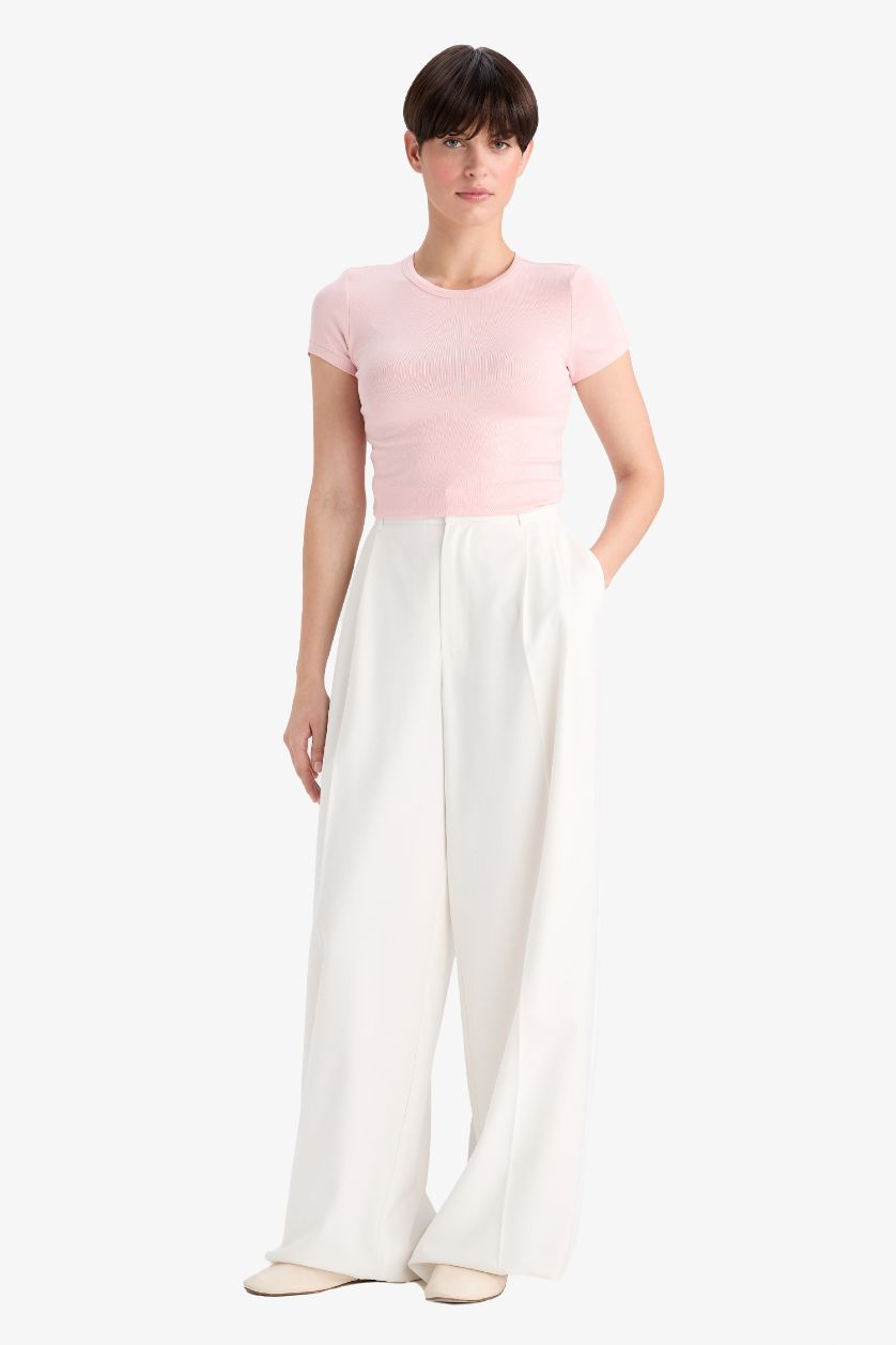 Kadın Açık Pembe Slım Fıt Bisiklet Yaka Kısa Kollu Tişört