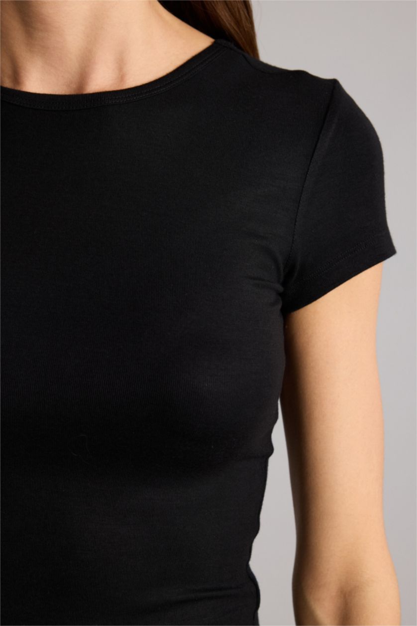 Kadın Siyah Slım Fıt Kısa Kollu Tişört