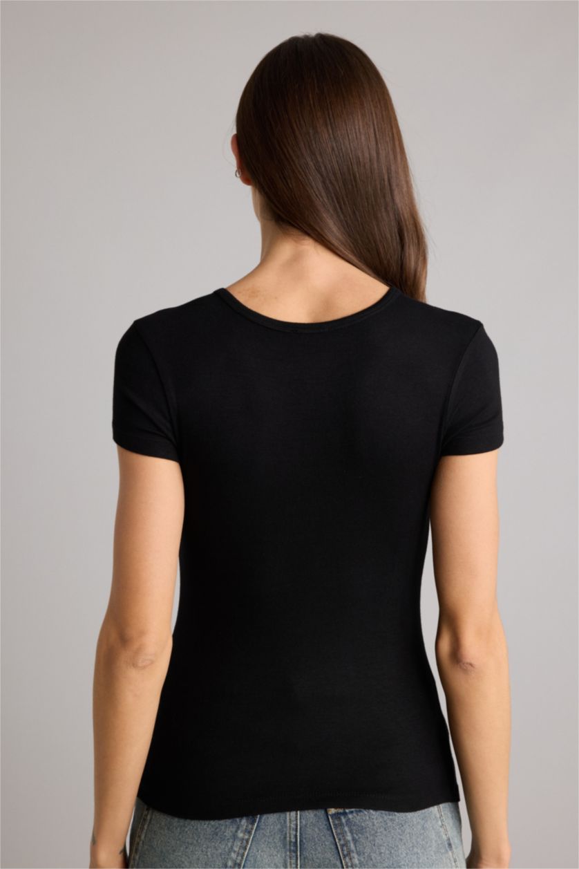 Kadın Siyah Slım Fıt Kısa Kollu Tişört