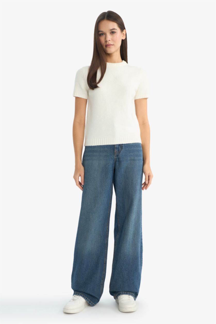 Woman Ecru Slim Fit Crew Neck Pullover