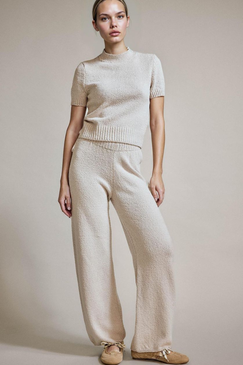 Kadın Açık Bej Relax Fit Normal Bel Düz Paça Pantolon