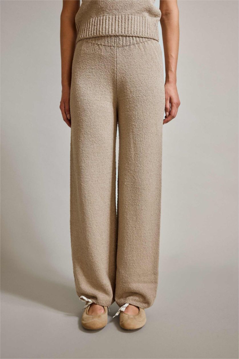 Woman Light Grey Relax Fit Normal Waist Straight Leg Trousers