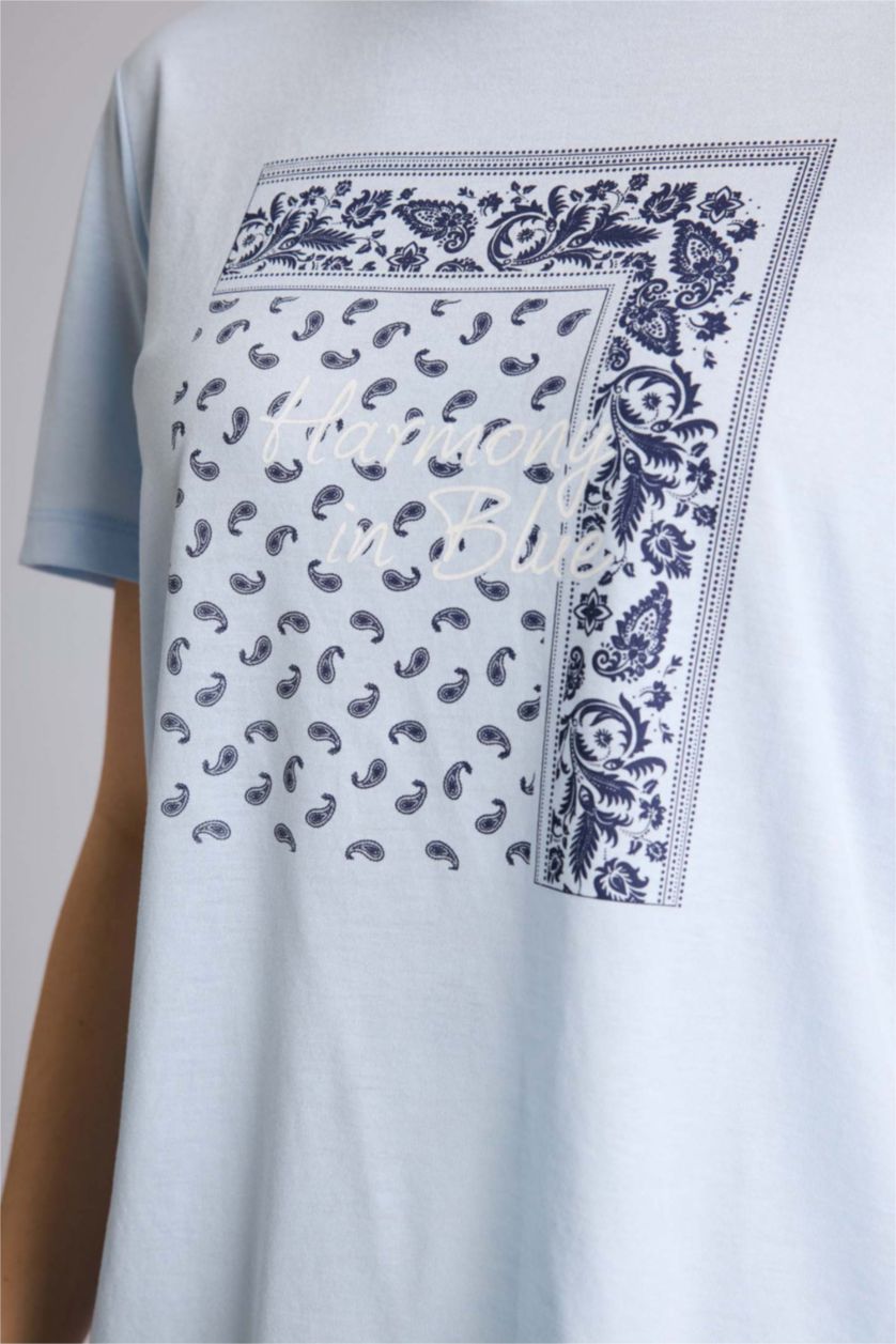 Woman Light Blue Regular Fit Crew Neck Printed Short Sleeve T-Shirt