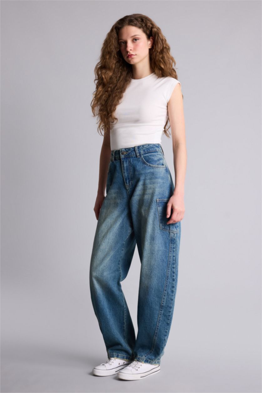 Woman NAVY Balloon Fit Denim Trousers