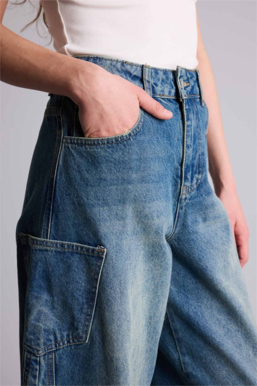 Woman NAVY Balloon Fit Denim Trousers