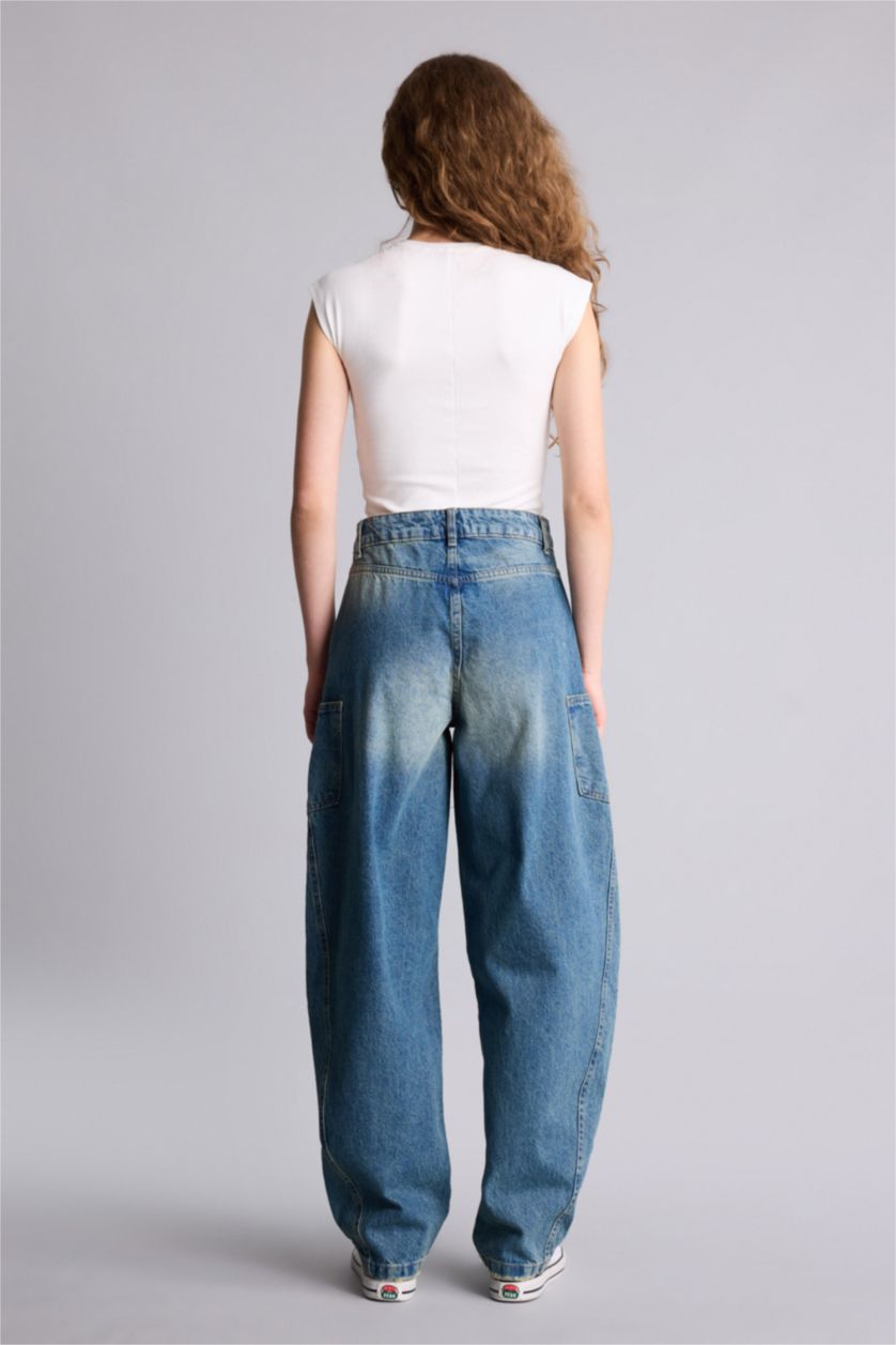 Woman NAVY Balloon Fit Denim Trousers