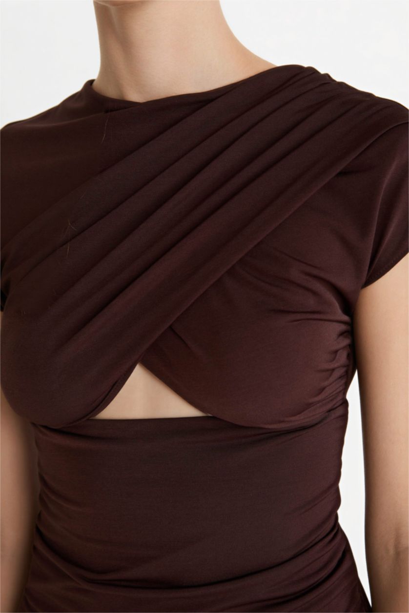 حريمي بني فستان ميدي نص كم برقبة مستديرة