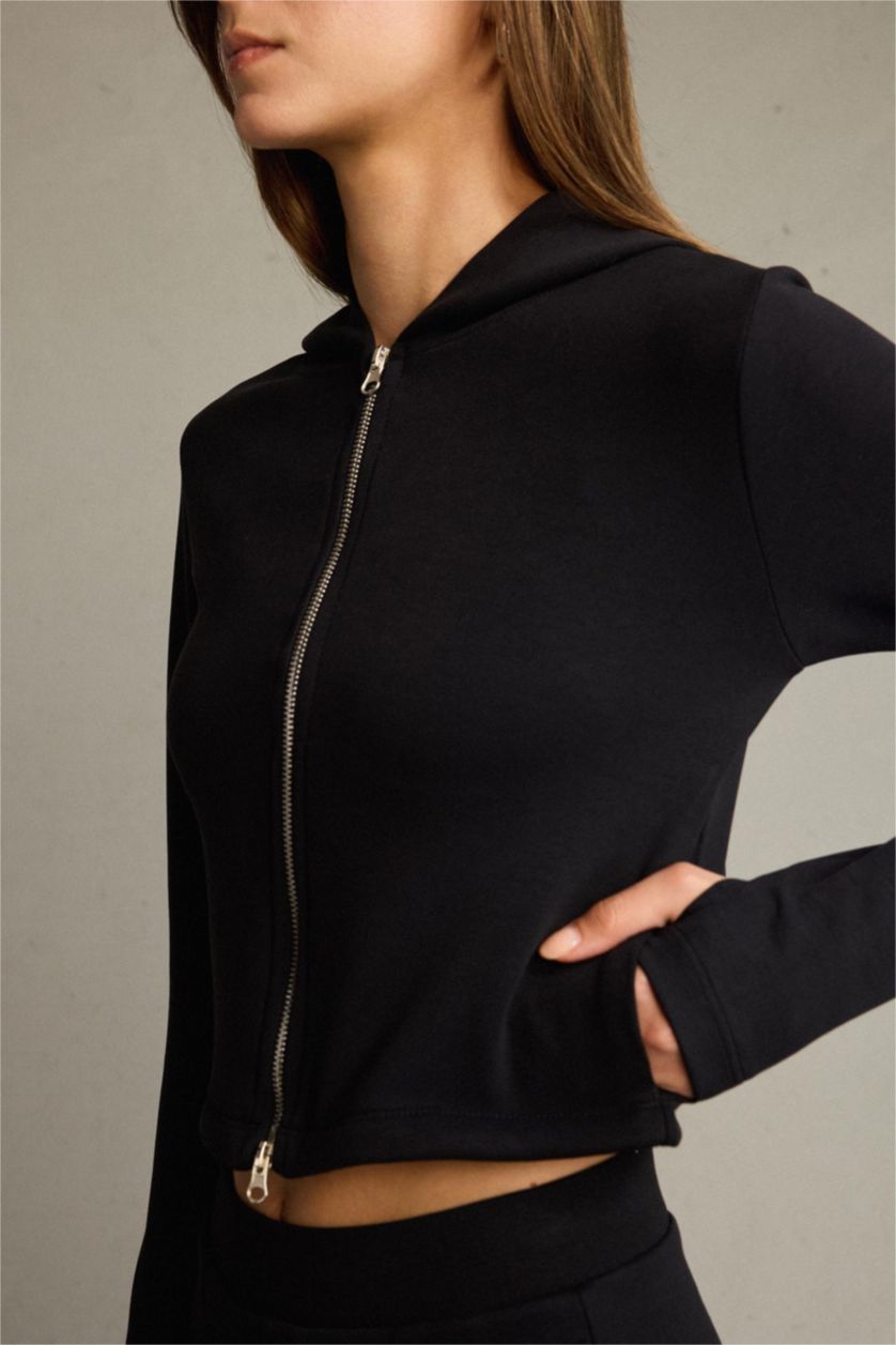 Kadın Siyah Kapüşonlu Fermuarlı Modal Hırka