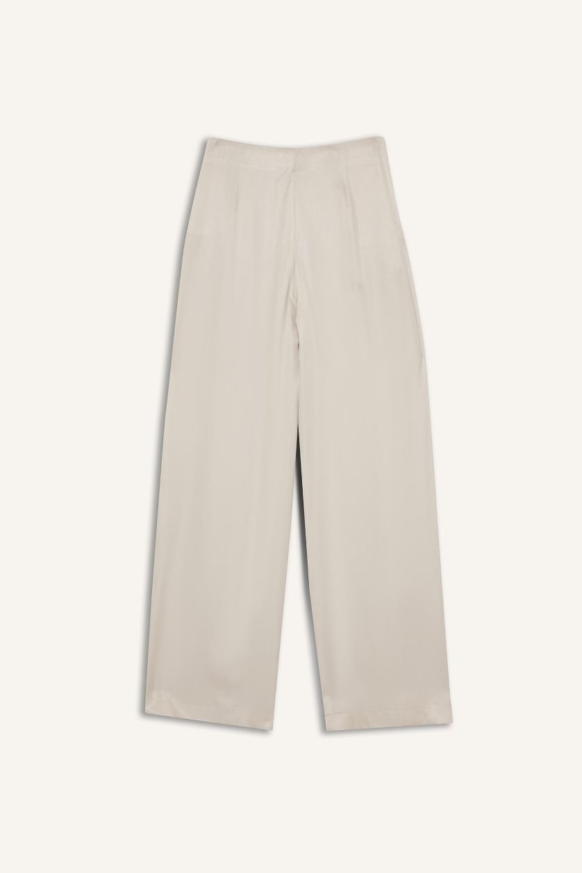 Kadın Ekru Regular Fıt Cepli Bilek Boy Saten Pantolon