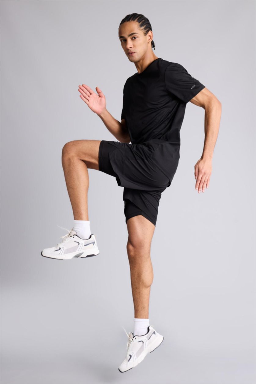 رجال أسود Standard Fit Sports Shorts