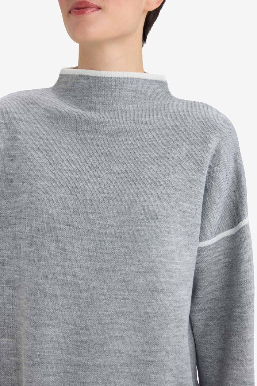 نساء ميلانج رمادي بلوفر تريكو اوفر سايز بياقة عالية