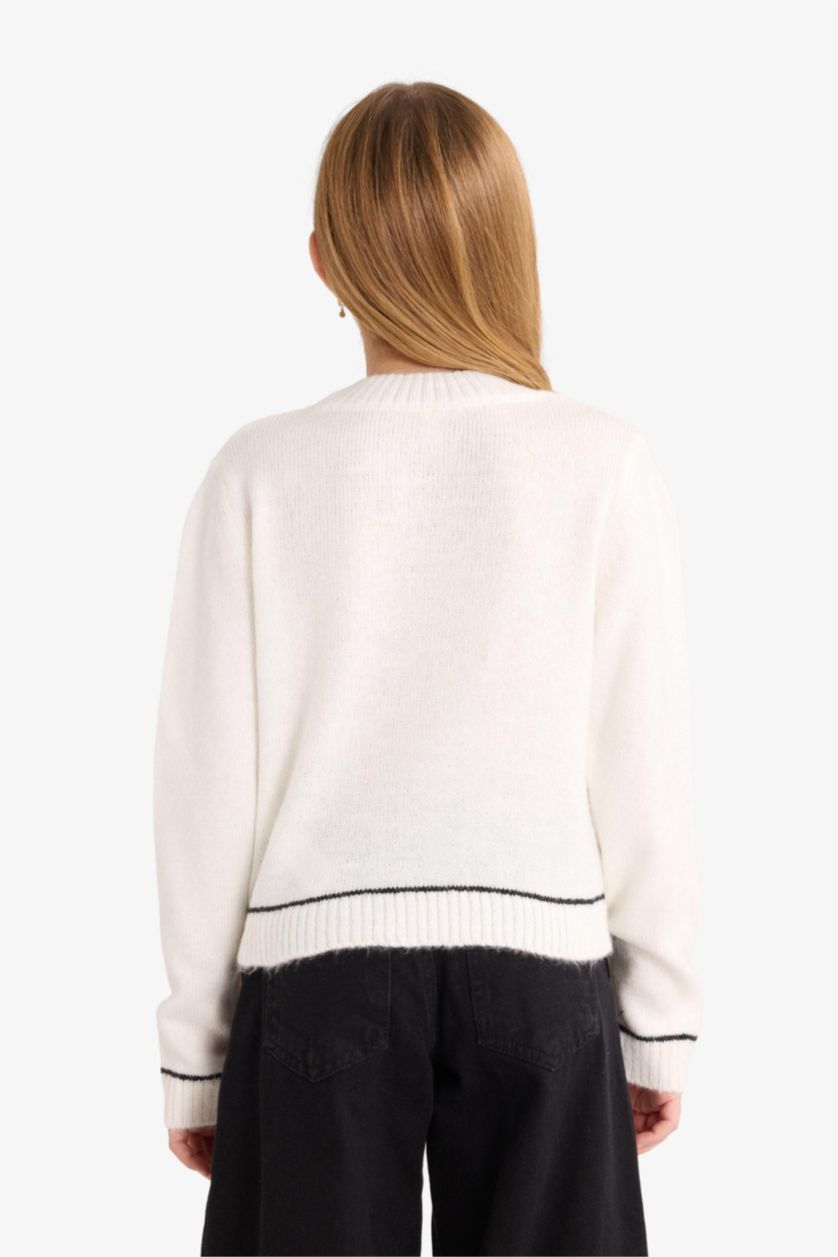 Kız Çocuk - Genç Kız Ekru Slim Fit Dar Kesim Bisiklet Yaka Nakışlı Triko Kazak Kız Çocuk