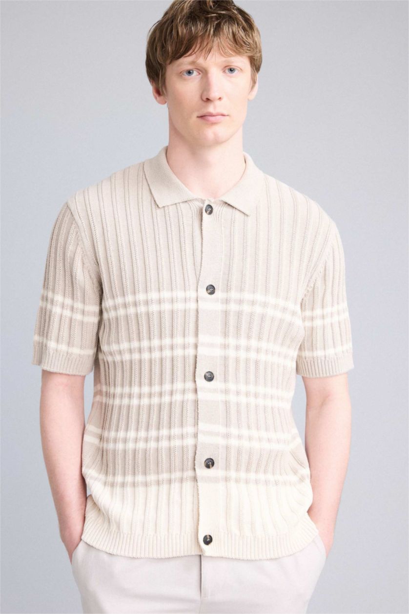 رجال اللون الرملي تيشيرت بولو نص ردن