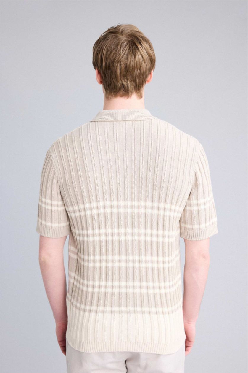 رجال اللون الرملي تيشيرت بولو نص ردن